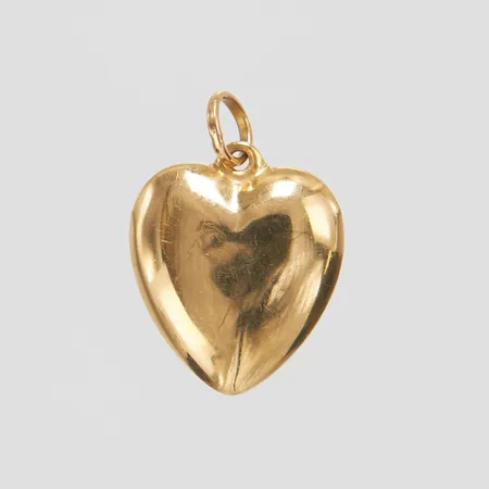 Hänge, hjärta, 20,5x14,1mm, ihåligt, repigt, 18K Vikt: 1,2 g