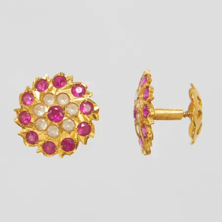 Örhängen med rosa samt vita stenar, motiv Ø15mm, gängade stift samt bakstycken, skeva, 22K Vikt: 5,4 g