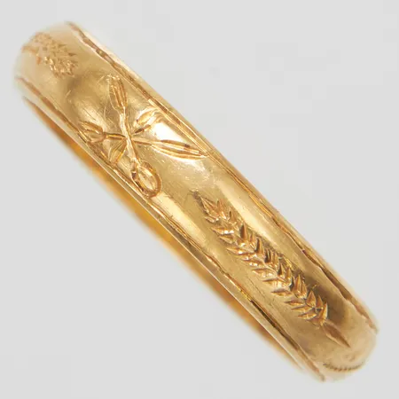 Ring med mönsterdekor, Ø18¾, bredd: 4,1mm, svenska stämplar, 18K Vikt: 4,9 g
