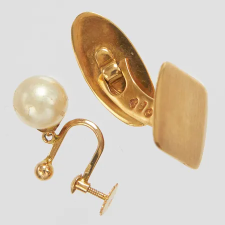Diverse guld, udda, defekt, imitationspärla, 18K Vikt: 6,2 g