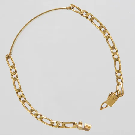 Armband, Figaro, längd: 21,8cm, bredd: 4,5mm, ograverad namnbricka, defekt lås, 18K Vikt: 14,9 g