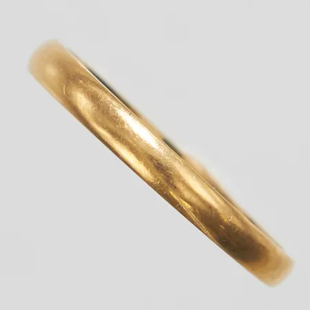 Ring, slät, ograverad, Ø17, bredd: 2,2mm, svenska stämplar, 18K Vikt: 2,1 g