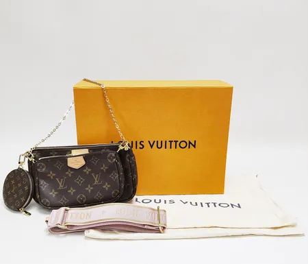 Väska Louis Vuitton Multi Pochette Accessoires, modell: M44840, mått: 23.5 x 13.5 x 4 cm, 18.5 x 10.5 x 3 cm, 9 x 9 x 2 cm, monogram canvas, rosa avtagbar axelrem, beslag i gulmetall, mindre invändiga fläckar, kvitto från Louis Vuitton Birger Jarlsgatan 2022, dustbag, original kartong. 
