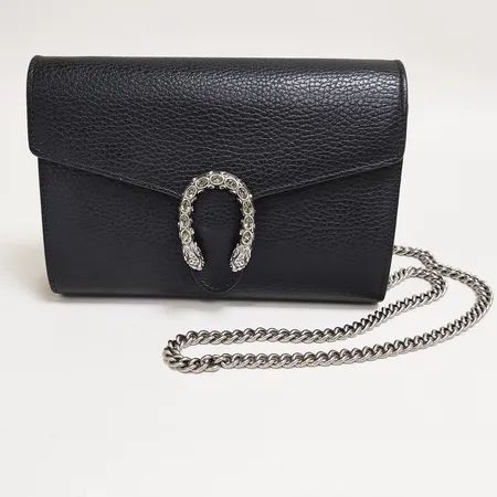 Väska Gucci Dionysus Mini Chain Crossbody Bag, mått 20 cm × 14 cm × 4 cm, svart läder, detaljer i vitmetall, Swarovski kristaller, mindre fläckar invändigt, kvitto kopia från Gucci Birger Jarlsgatan, dustbag, original kartong. 