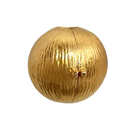 Lås till Collier, 18K guld, OLE LYNGGAARD Danmark, mönstrat klot, Ø10,5 mm, stämplad Ole L 750, passar till låsstopp Ø2 mm (standard), fint skick, bra "snäpp" i låset  Vikt: 3,3 g