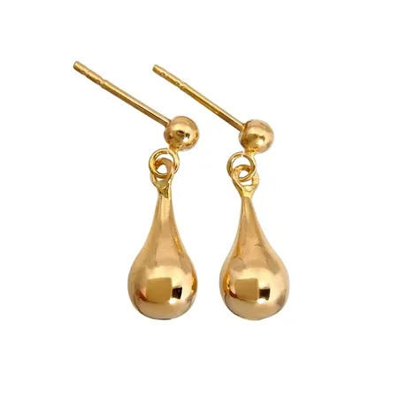Örhängen Droppar, 18K guld, tillverkarstämpel SSÄ, örhängenas längd 18 mm, bredd 6 mm, fint skick, ploppar saknas Vikt: 1,1 g
