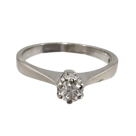 Diamantring, 18K vitguld, Diamant 0,14ct - stämplad på skenans insida, GIA, Uppsala, svensk kontrollstämpel, Ø16¼ mm, bredd 2-4 mm Vikt: 2,6 g