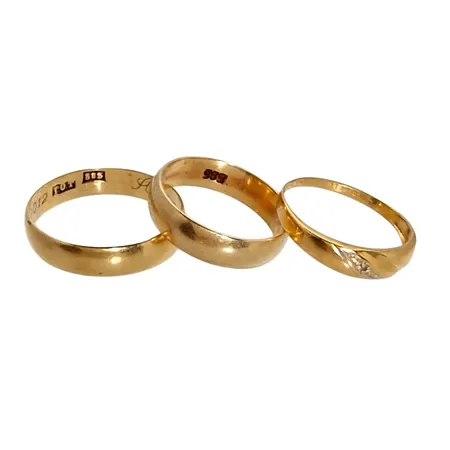 Diverse smycken, 14K guld - 5,8g, 18K guld - 1,2g, slitage och gravyrer