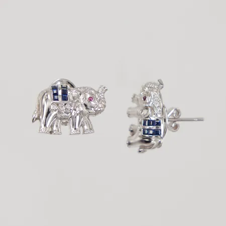 Ett par örhängen, ca 12x15mm, elefanter med diamanter totalt ca 0,03ct, safirer, rubiner, vitguld, 18K Vikt: 6,2 g