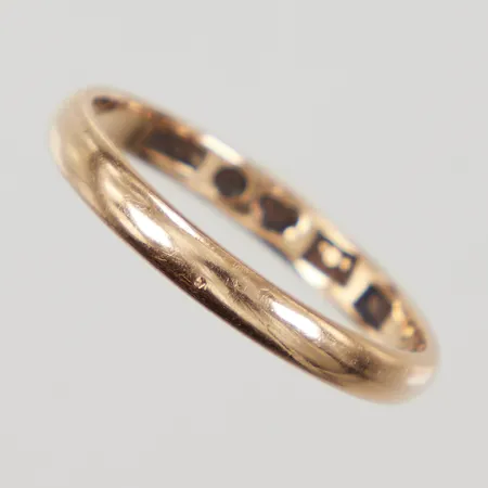 Ring, stl 19¼, bredd 2,9mm, gravyr, 18K,  Vikt: 3 g