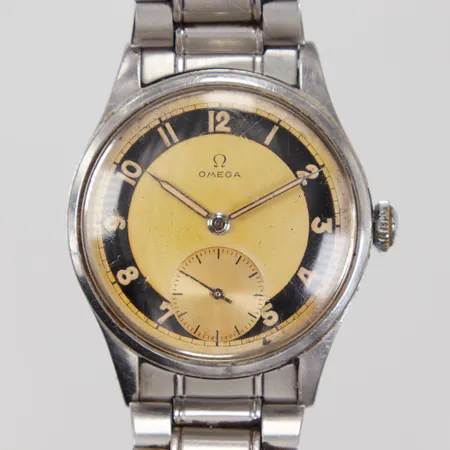 Herrur Omega Suverän, Ø 35mm, stål, manuell, liten sekundvisare, boettnummer 2400-6, verknummer 11392684, plastglas med repor, stållänk ej original.