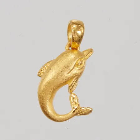 Hänge, Delfin, längd inklusive ögla 21,5mm, bredd 11mm, 24K,  Vikt: 2,5 g