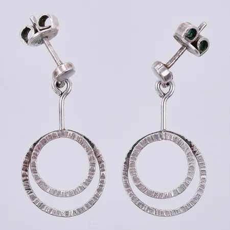 Ett par örhängen, längd: ca 2,6cm, bredd: ca 1-14mm, 830/1000 silver  Vikt: 2 g