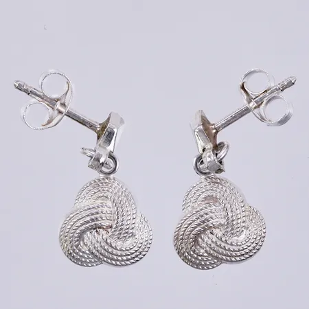 Ett par örhängen, längd: ca 1,5cm, bredd: ca 8mm, 925/1000 silver  Vikt: 2,1 g