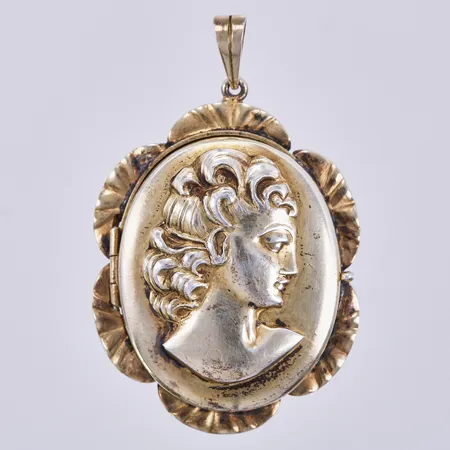 Medaljong, Caneman & Wallen 1947, längd ca : 4,7cm, bredd ca : 30mm, förgyllt silver, 830/1000 Vikt: 14,4 g