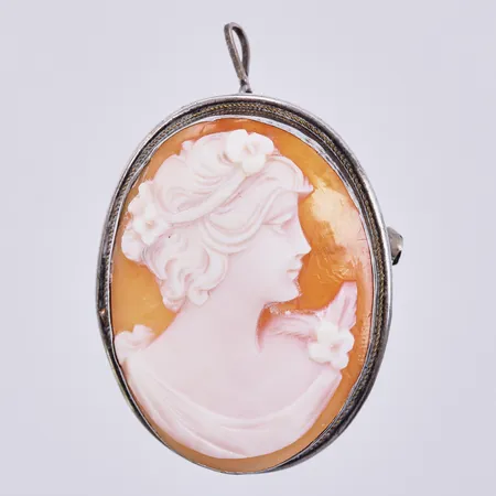 Hänge/brosch med camé, längd ca 40mm, bredd ca 30mm, 800/1000 silver Vikt: 6,4 g