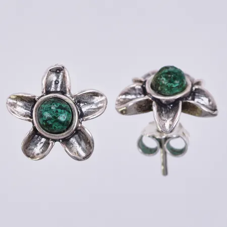 Ett par örhängen med stenar, Ø 12mm, 925/1000 silver Vikt: 3,3 g