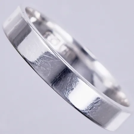 Ring, stl: 19¾, bredd: ca 4mm, GHA, 925/1000, silver Vikt: 3,2 g