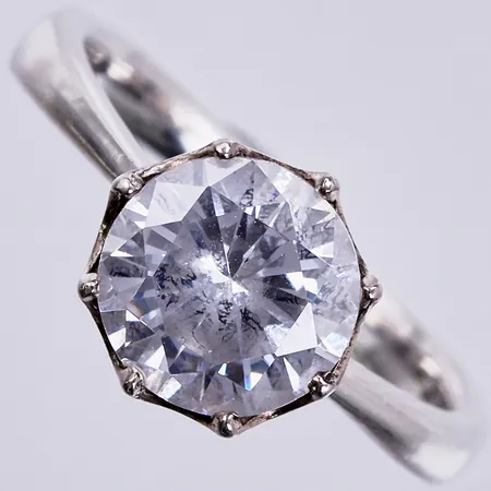 Ring med vit sten, stl: 15¼, bredd: ca 2-9mm, GHA, 925/1000, silver Vikt: 2,8 g