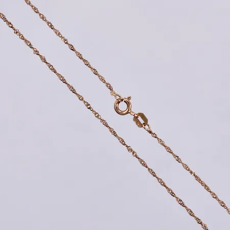 Kedja Singapore, längd: ca 41cm, bredd: ca 1mm, GHA, 18K  Vikt: 1,3 g