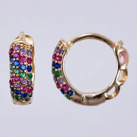 Ett par creoler med färgade stenar, Ø ca 1,1cm, bredd ca 3mm, Glitter International Ab, förgyllt 925/1000 silver Vikt: 1,3 g