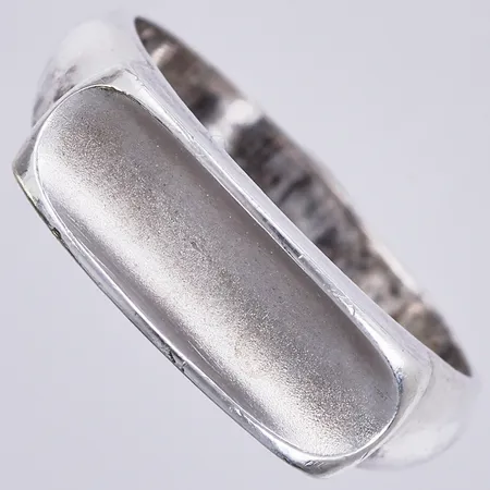 Ring stl: 17½, bredd ca 3-6mm, silver Vikt: 3,5 g