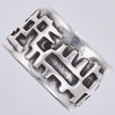 Ring, stl: 16, bredd ca : 11mm, silver 830/1000 Vikt: 6,4 g