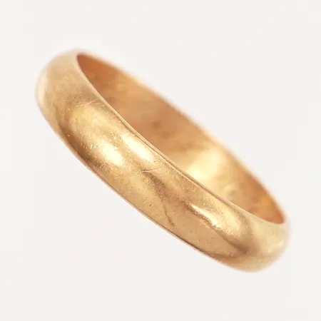 Ring slät, stl 19¼, bredd: 4,5mm, gravyr, 18K Vikt: 4,9 g