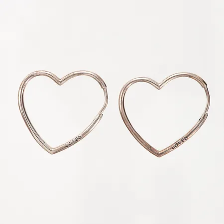 Ett par örhängen, ALE  Pandora "Loved", 30mm, bredd: 30mm, silver 925/1000, vikt: 5,3 gram Vikt: 5,3 g