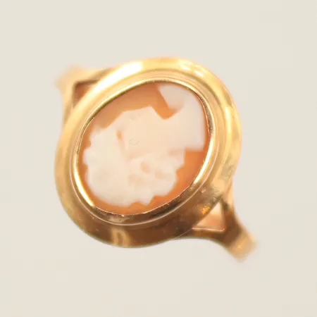 Ring med camé, stl 16, bredd 2-13mm, 18K 1,5g totalt 