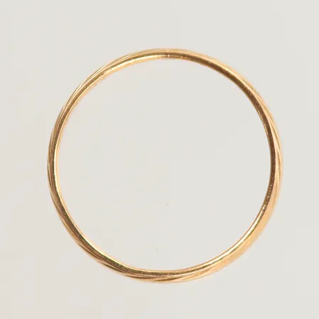 Ring stl 14¾, bredd 3 mm, 18K 1,5g Vikt: 1,5 g