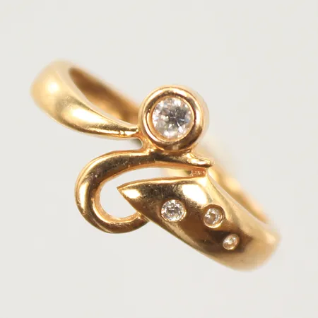 Ring med vit sten, stl 17¼, bredd 2-10mm, 18K Vikt: 3,2 g