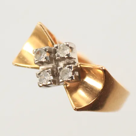 Ring med vita stenar, stl 17, bredd 2-9mm, 18K Vikt: 5,3 g