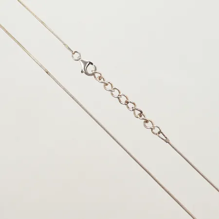 Halskedja, längd 46cm, bredd 1mm, skeva länkdelar, 925/1000, 3,4g Vikt: 3,4 g