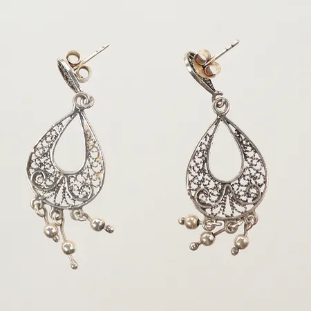 Örhängen, längd 4,5cm, bredd 3-20mm, 925/1000, 3,4g Vikt: 3,4 g