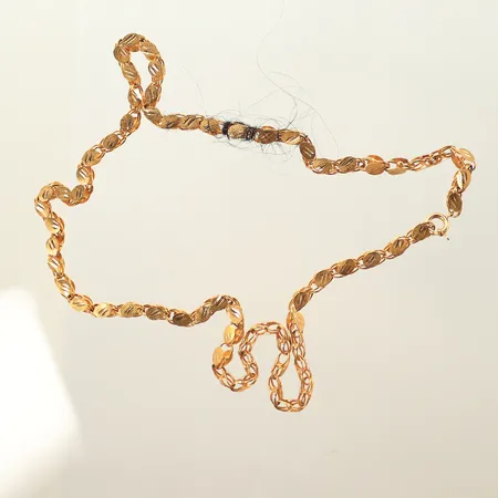 Halskedja Aleppo, längd 56cm, bredd 4mm, hårrester/defekt, 18K  Vikt: 16,4 g
