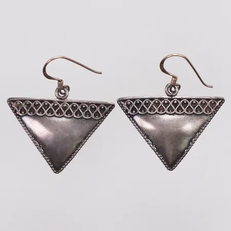 Ett par örhängen, ca 30x38mm, saknar stoppar, 925/1000 silver Vikt: 4,1 g