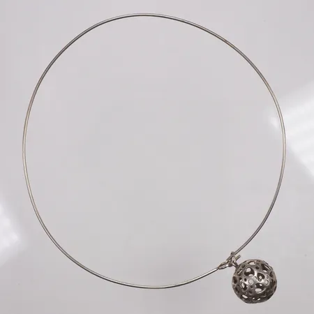Collier, stelt, Hedberg, ca 140x117mm inkl hänget, bredd 1,2mm, silver Vikt: 10,2 g