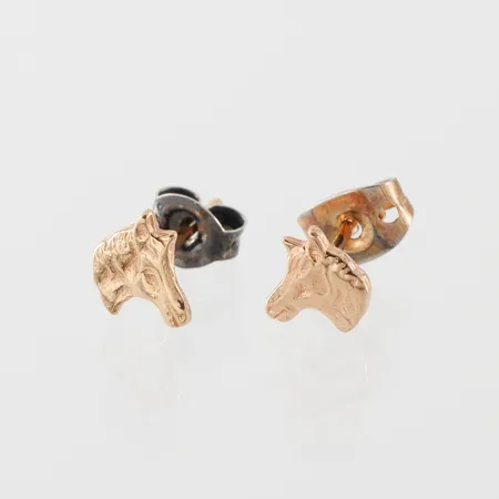 Örhängen paret, "Hästhuvuden", ca 7.3 mm, 18k, lås 2 st i gulmetall medföljer. Vikt: 0,9 g