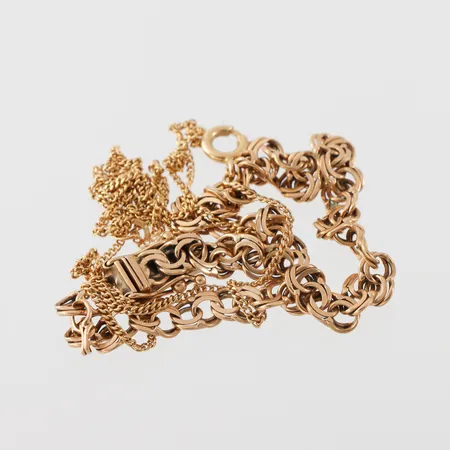 Trasigt guld, 18k. Vikt: 8,4 g