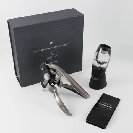 VINÖPPNARE, Magic Decanter, Leif Mannerström. 2000-tal.Ej Samfrakt Vikt: 0 g Skickas med paket.