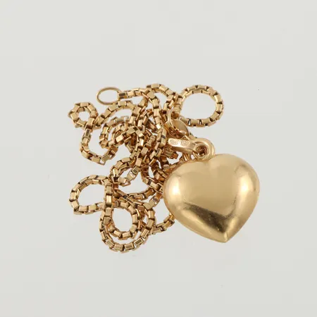 Trasigt guld, 18k. Vikt: 7,4 g