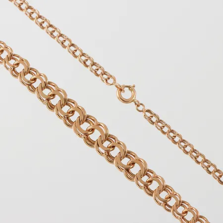 Collier Bismarck, Svedbom Köping, längd ca 44.5 cm, bredd 3-7.3 mm, 18k. Vikt: 14,4 g