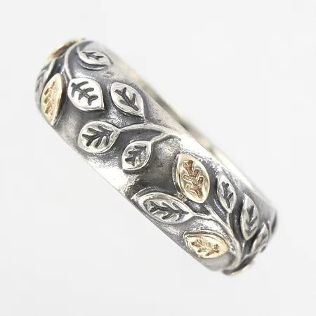 Ring Pandor med förgyllda detaljer, stl: 18, bredd: 7,5mm, silver 925/1000  Vikt: 9,1 g