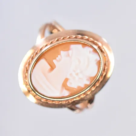 Ring med Camé, stl 17¼, bredd skena 2 mm, 18K. Vikt: 2,3 g