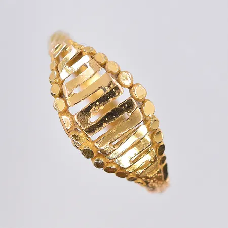 Ring, stl 17, bredd 2-8 mm, 21K. Vikt: 2,2 g