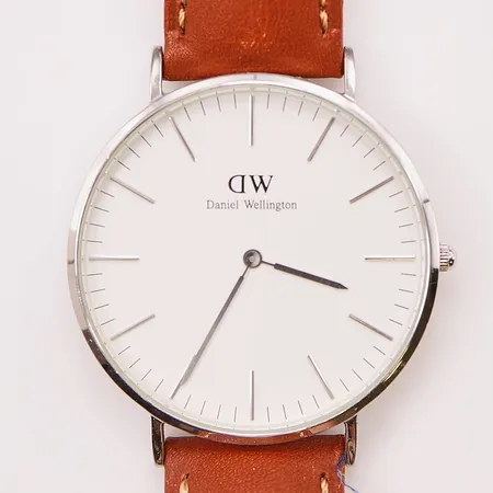 Herrur Daniel Wellington, 41mm, går ej.