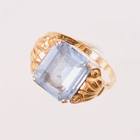 Ring, Ø18¾, bredd:1mm, blå sten, 18K 3,6g.