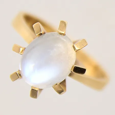 Ring med månsten, stl 18, bredd 3,5-13mm, 18K Vikt: 6 g