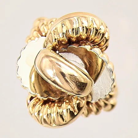 Ring med dekor, stl 17½, bredd 3,5-22mm, 18K Vikt: 11,2 g